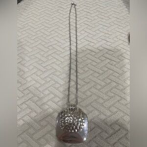 Elegant Silver Pendant Necklace